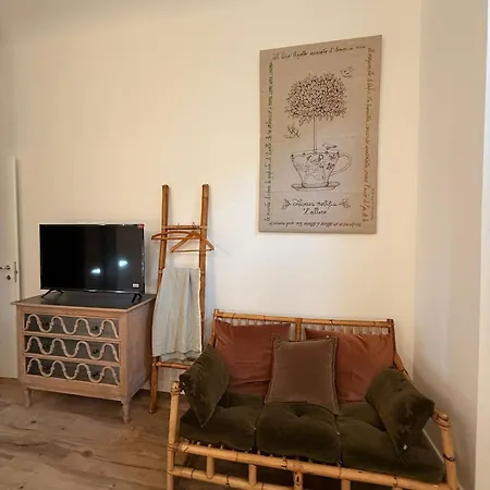 A Casa Dei Nonni Apartment *